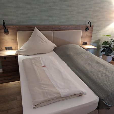 Paga - Parkgaststaette Hotel Ehrenburg Ngoại thất bức ảnh