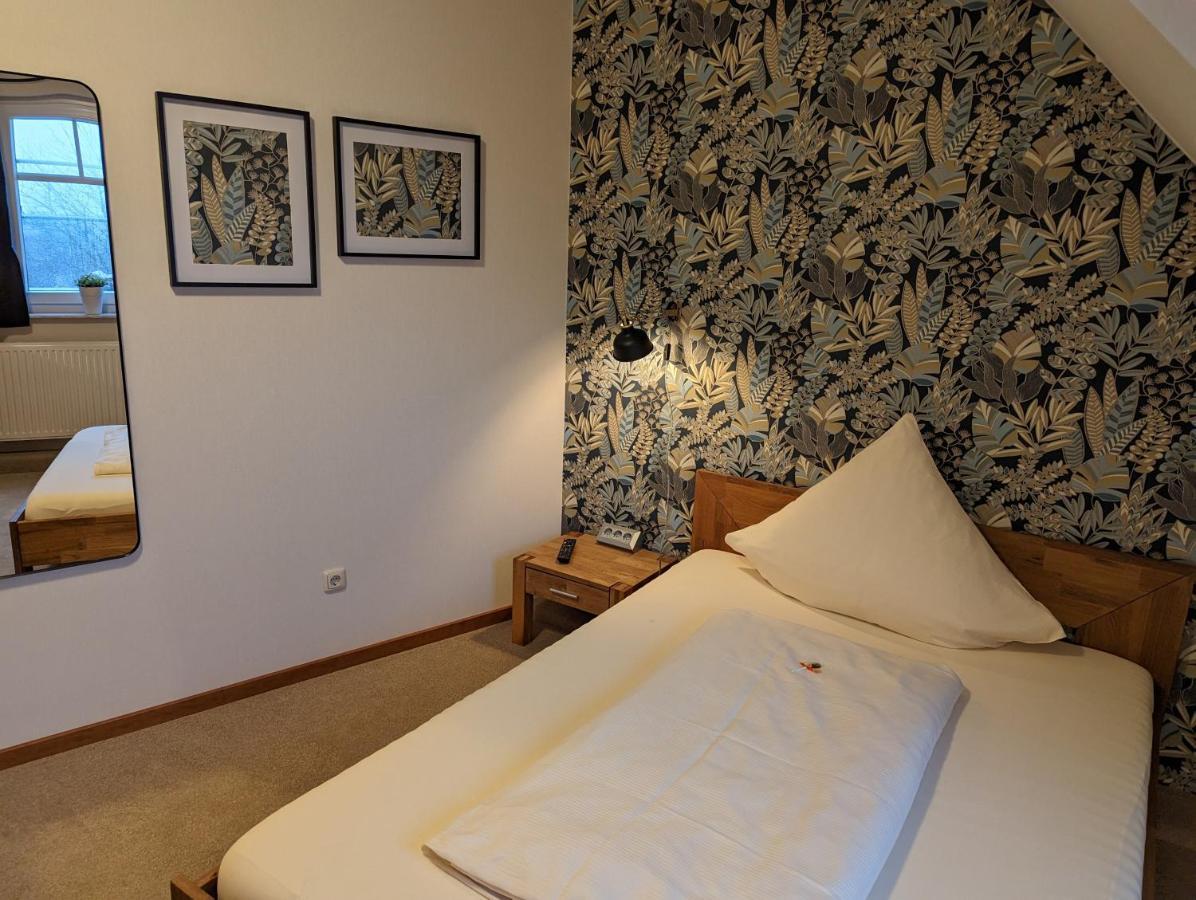 Paga - Parkgaststaette Hotel Ehrenburg Ngoại thất bức ảnh