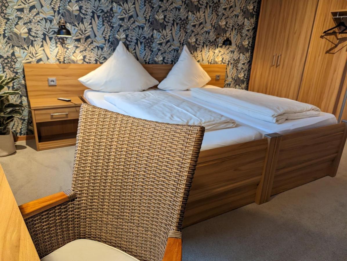 Paga - Parkgaststaette Hotel Ehrenburg Ngoại thất bức ảnh