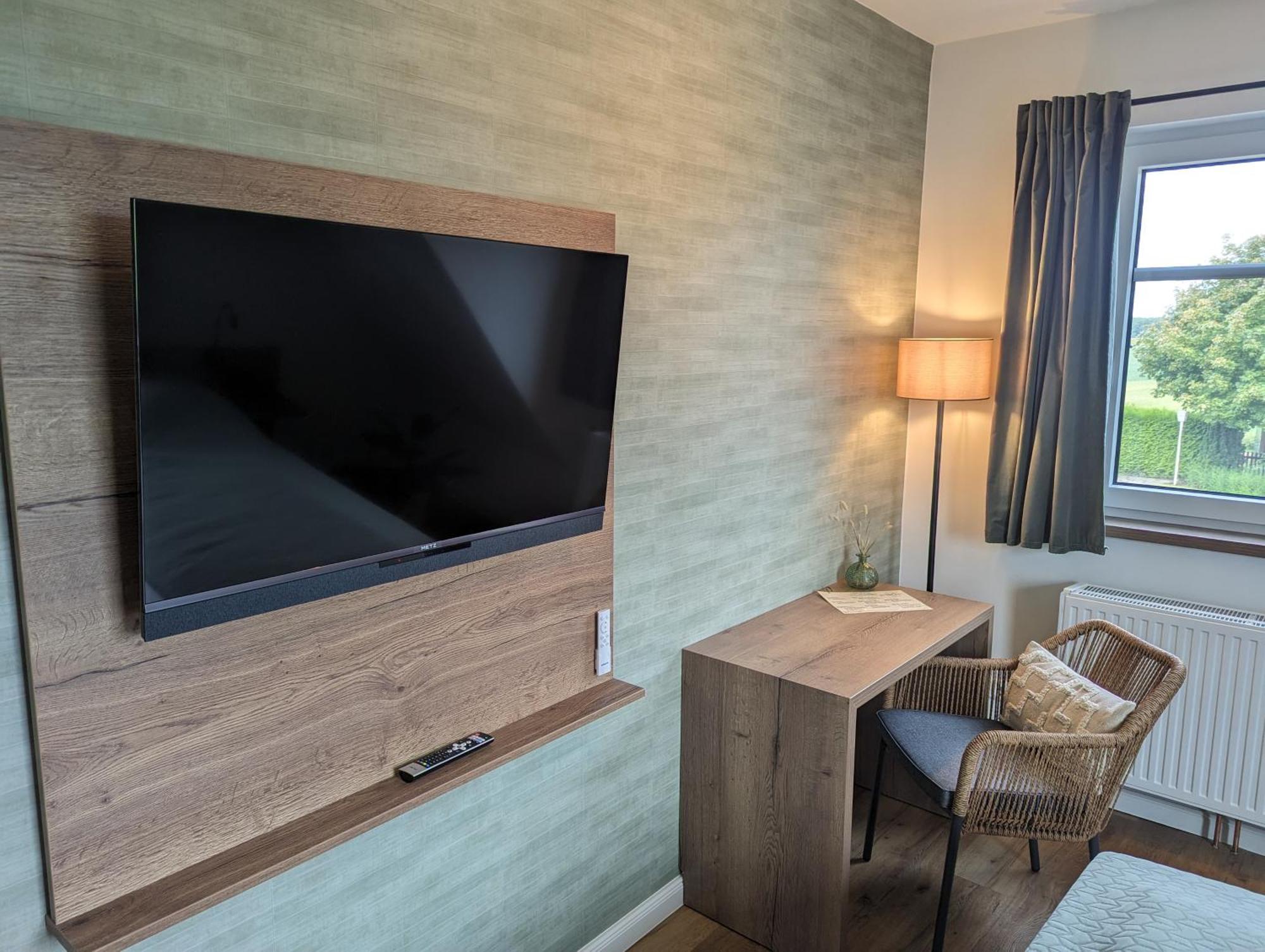 Paga - Parkgaststaette Hotel Ehrenburg Ngoại thất bức ảnh