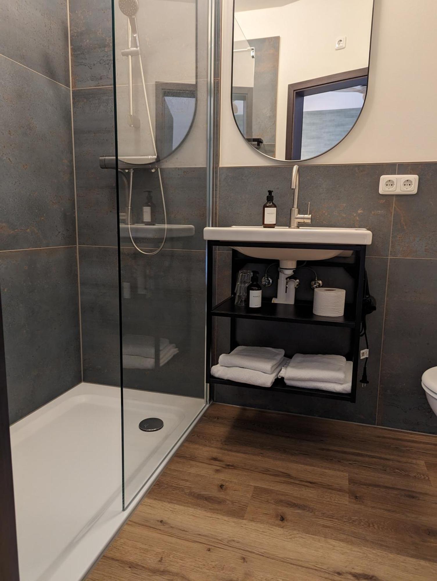 Paga - Parkgaststaette Hotel Ehrenburg Ngoại thất bức ảnh