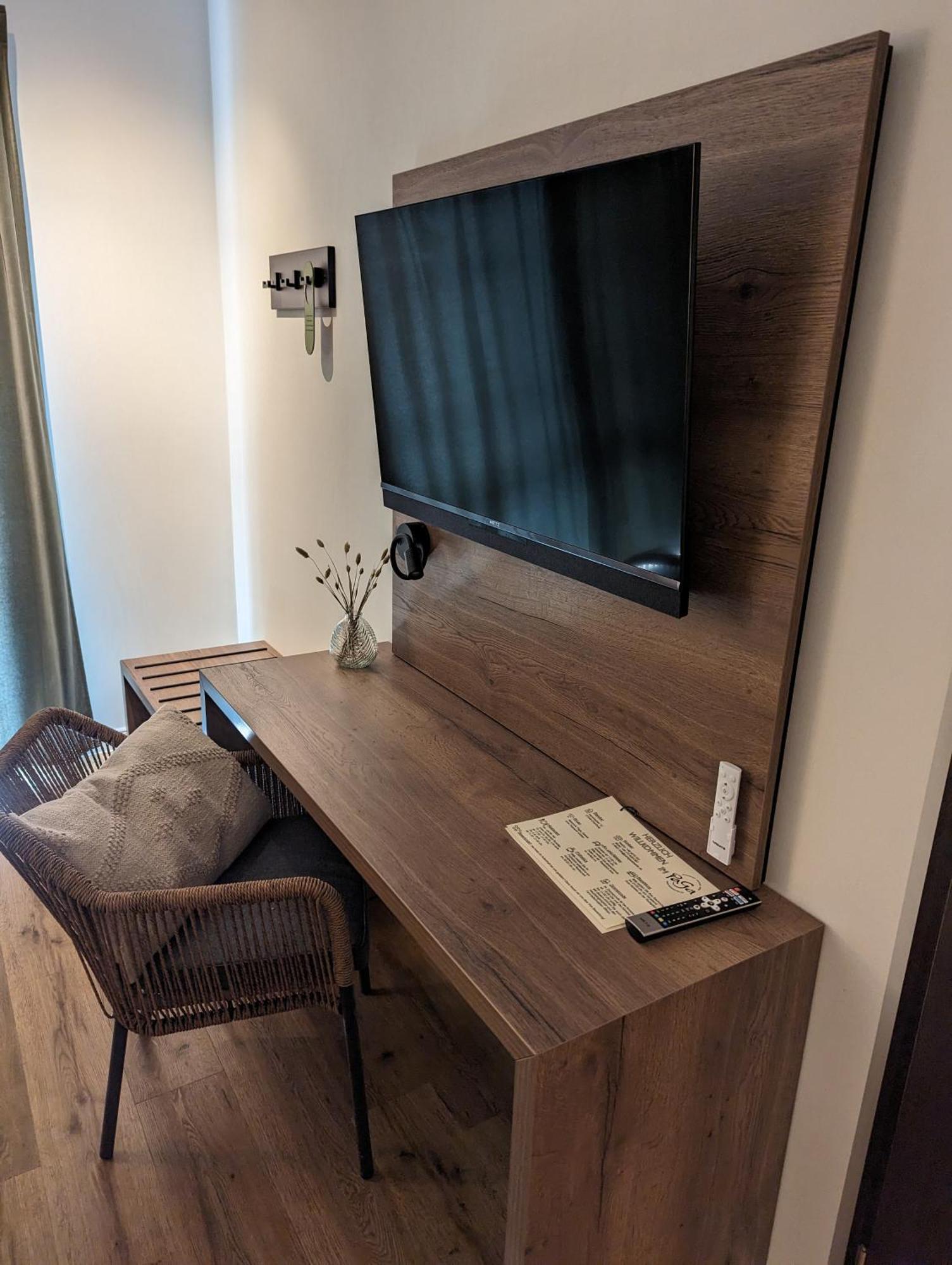 Paga - Parkgaststaette Hotel Ehrenburg Ngoại thất bức ảnh