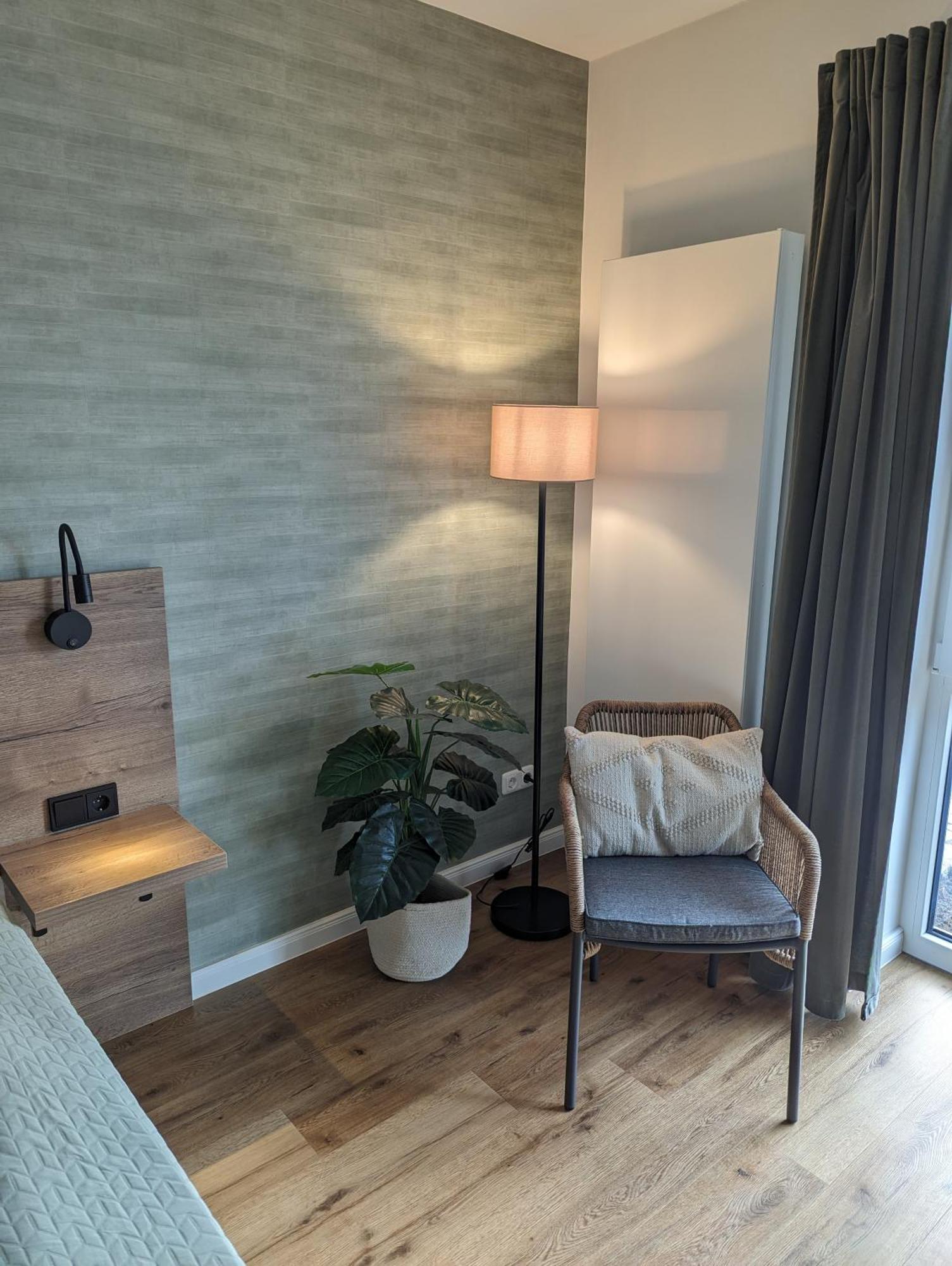 Paga - Parkgaststaette Hotel Ehrenburg Ngoại thất bức ảnh
